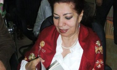 وفاة الشاعرة العراقية لميعة عباس عمارة من أعلام الشعر الحر