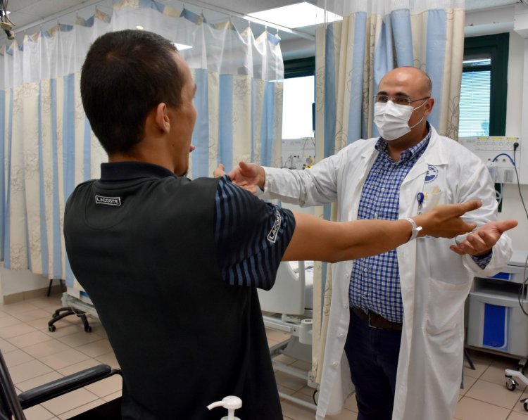 إنقاذ حياة شاب في مركز بوريا الطبي أصيب بانسداد بشرايين المخ