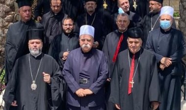 وفد مسيحي كبير برئاسة الأسقفين متى والحاج يقدم تهاني العيد للشيخ موفق طريف والعشيرة المعروفية