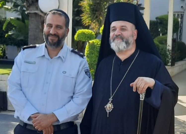 المطران يوسف متى يلتقي إدارة مصلحة السجون ويبحث معها مساعدة المساجين