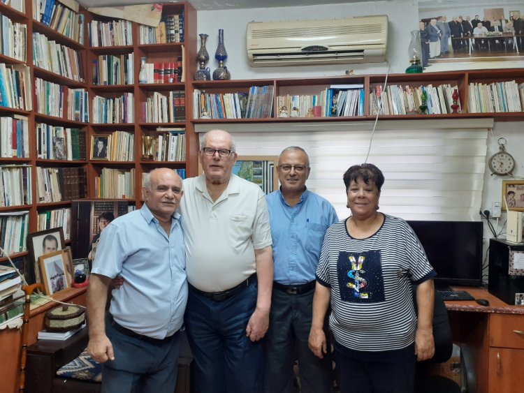 منزل الكاتبين المثقفين شوقية وتميم منصور "بيت من كتب"