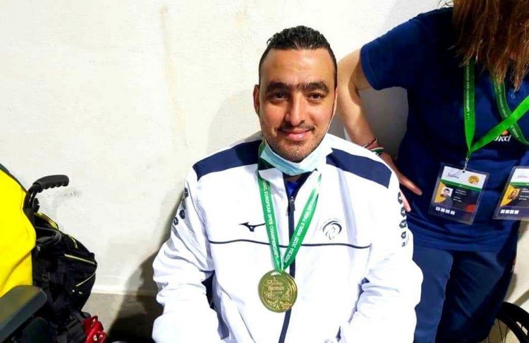 السباح الشفاعمري إياد شلبي يحصل على الميدالية الذهبية في السباحة لذوي الاحتياجات