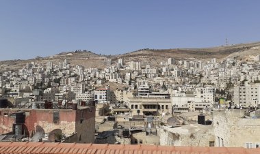 جولة في قلب مدينة نابلس، مدينة الأنفاق والحمامات