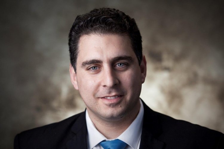 المحامي د. قيس ناصر ينضم كمحام شريك إلى أحد أكبر مكاتب المحاماة في البلاد