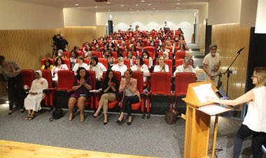 مستشفى العائلة المقدسة في الناصرة يختتم نشاطات أكتوبر الزهري