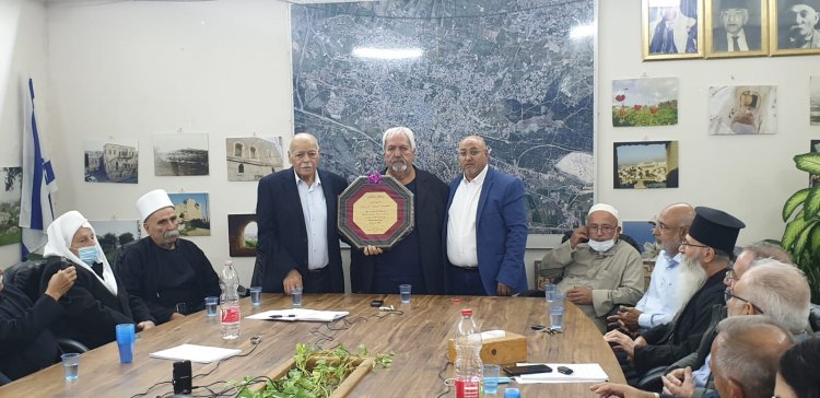 بلدية شفاعمرو بهيئاتها تكرم السيد حسيب عبود رئيس الهستدروت السابق