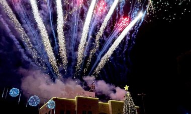 احتفالات إضاءة شجرة الميلاد بين فرح الأطفال والأهالي ومظاهر البذخ