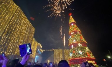 عبلّين تبتهج وتعزّز وحدتها بإضاءة شجرة الميلاد