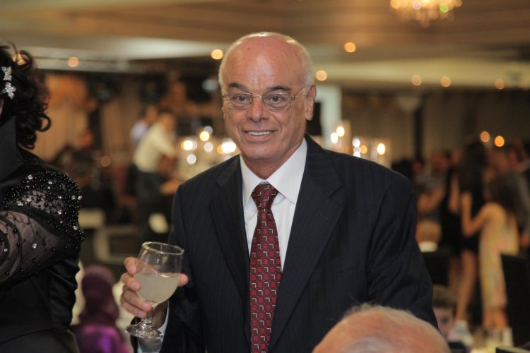 المربي الكاتب فتحي فوراني والفنان المسرحي مكرم خوري يحصلان على لقب ‘عزيز حيفا‘