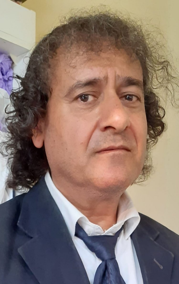 الشَّاعِرَةُ والمُعَانَاة