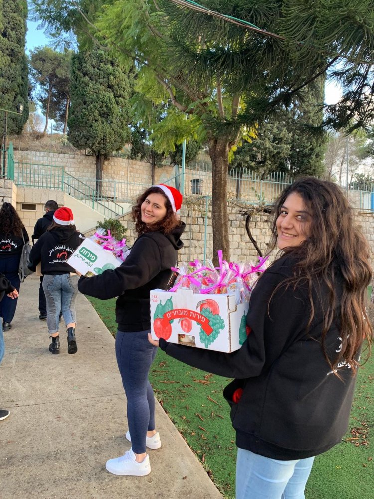 شبيبة مار يوسف الجامعية والعاملة الشفاعمرية تزور أطفال دير القديسة حنّة في صفورية