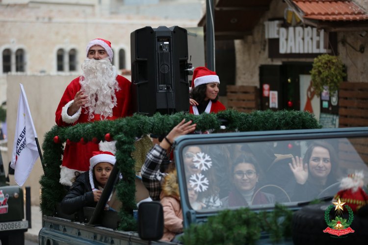 بلدية بيت لحم وفريق بيت لحم للدفع الرباعي يطلقان فعالية "سانتا عَ الطريق"