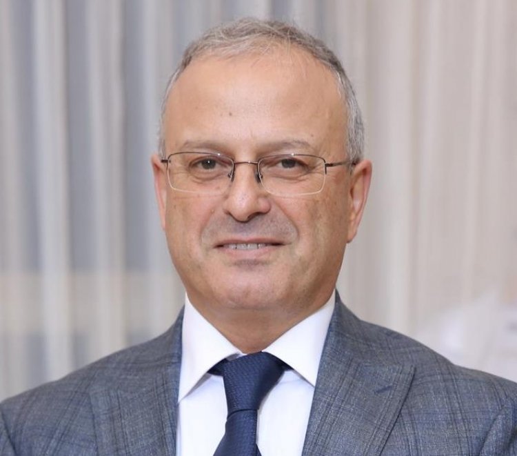 قراءة في رواية "دبيب نملة" للشاعر حسين مهنا رواية لم تخرج من الأقفاص السياسية والاجتماعية