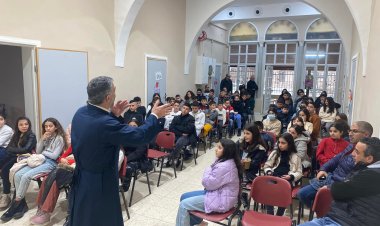 الأب اندراوس بحوث يلتقي شبيبة "مهد الفادي" في حديث روحاني حول الصوم الأربعيني