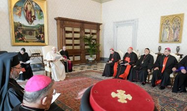 البابا فرنسيس يستقبل وفداً من ممثلي الكنائس المسيحية في العراق