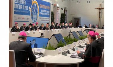 اختتام قمة الأساقفة الكاثوليك للبحر المتوسط في فلورنسا