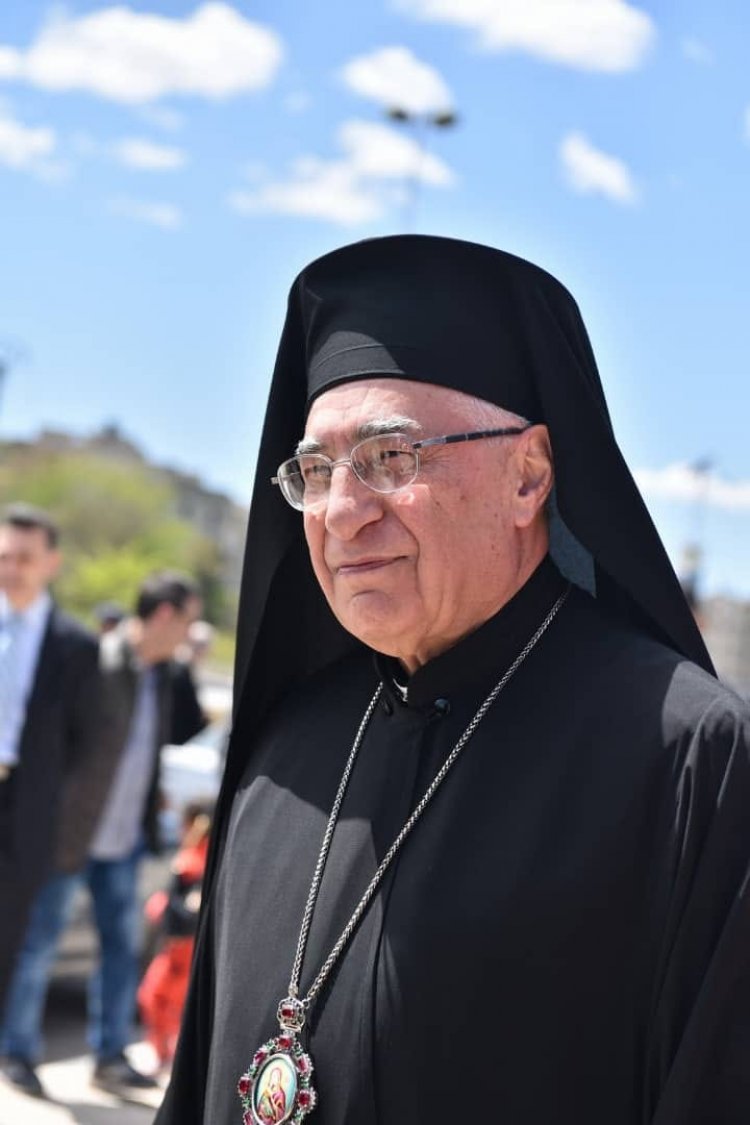 العبسي بحث مع البابا فرنسيس دعم الفاتيكان لاخراج لبنان من الدوامة