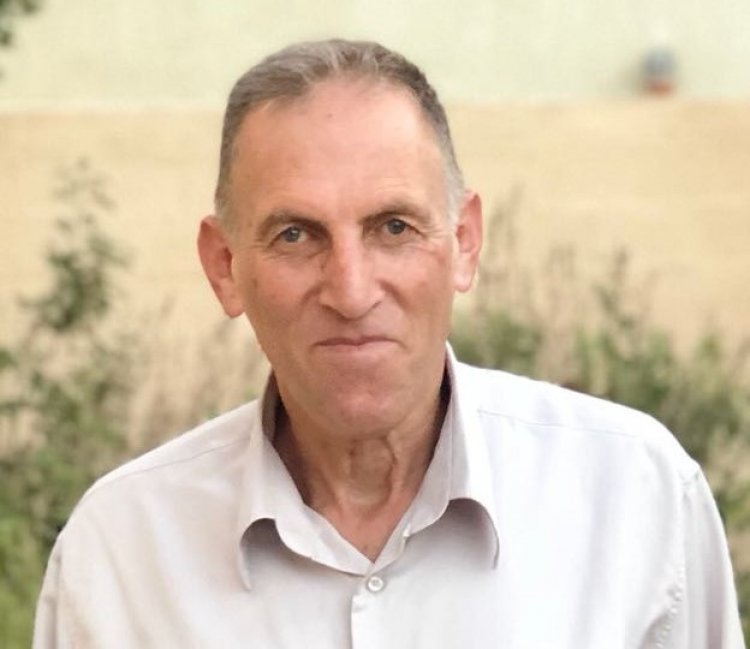 لن أبكيك يا وطني..