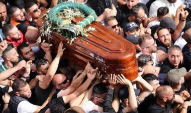 بعد الانتقادات الدولية، شرطة إسرائيل تحقق مع عناصرها في الاعتداء على نعش أبو عاقلة