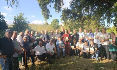 اشهار ديوان الأسير ناصر الشاويش" على أرض قرية قنّير المهجرة في الروحة