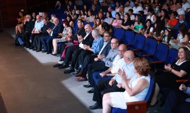 مدرسة مار يوحنا الإنجيلي في حيفا تحتفل بتخرّج الفوج الخامس والثّمانين تحت رعاية المطران حسام نعوم