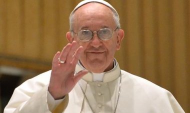 البابا فرنسيس ينوه إلى أهمية إصغاء العاملين في مجال الاتصالات وضرورة دمج الجميع في العالم الرقمي