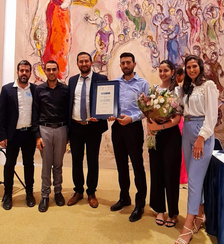 رئيس الكنيست يمنح جمعية "محامون من أجل إدارة سليمة" جائزة الحفاظ على سلطة القانون وقيم الديمقراطية