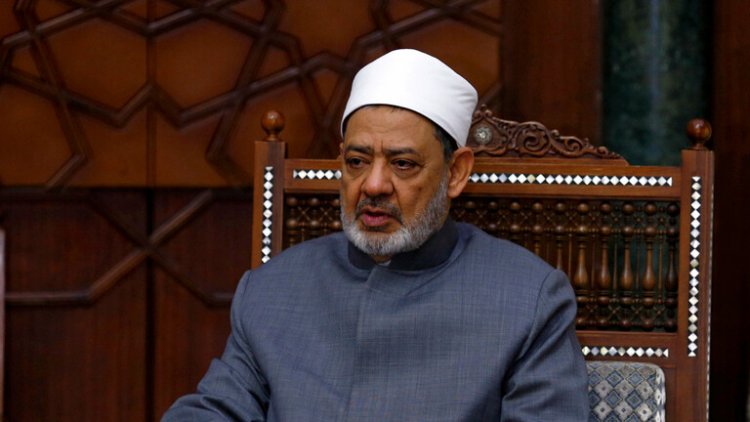 بعد اتهام مبروك عطية بإهانة "السيد المسيح".. نشر فيديو نادر لشيخ الأزهر يتحدث عن "المعجزة"