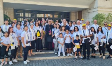 الفائزون في المسابقة القطرية لمعرفة الكتاب المقدس يلتقون قداسة البابا في حاضرة الفاتيكان