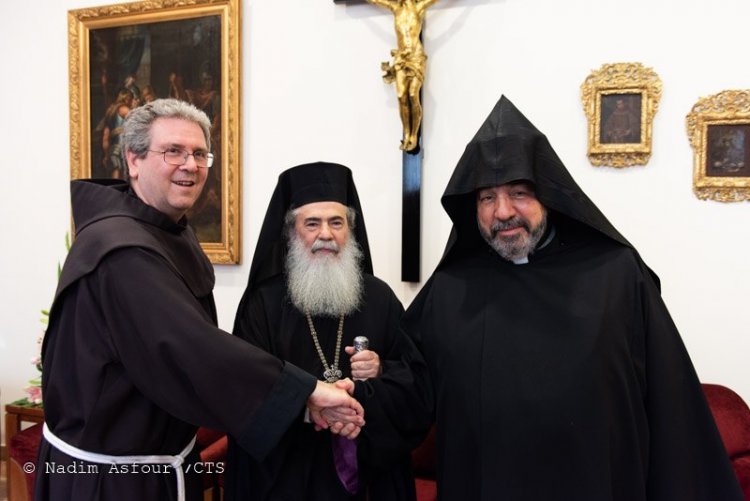 لقاء ممثلي الكنائس المقدسية الثلاث لبحث أعمال الترميم في كنيسة القيامة