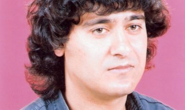 كلُّ الدُّرُوبِ إلى عينيكِ أسلكُهَا