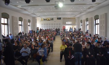 المئات من أبناء الكنائس في فلسطين يلتقون في رحاب كنائس القدس بمناسبة عيد الصليب المقدس