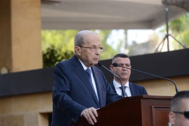 الرئيس ميشيل عون يغادر القصر الجمهوري وسط احتفالات مؤيديه وكوادر التيار الوطني الحر ويشن حملة قوية على الفساد