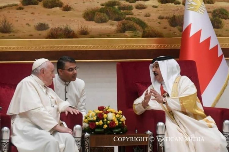 البابا فرنسيس يشارك في حفل اختتام منتدى البحرين للحوار