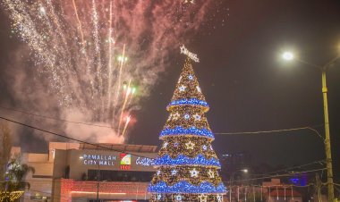 مدينة رام الله تقيم أمسية فنية وشعبية بمناسبة إنارة شجرة الميلاد