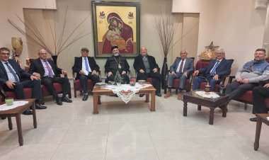 وفد لقاء الجليل يؤكد على أهمية الوحدة الداخلية لشعبنا في زيارة المطران يوسف متى بمناسبة الأعياد المجيدة