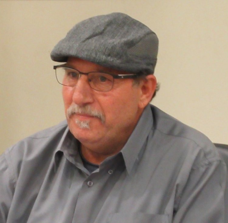 رحيل الفنان والكاتب الشفاعمري زاهد عزات حرش عن 66 عاما