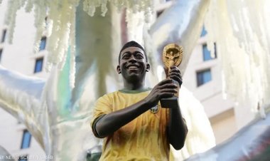 بيليه .. جوهرة برازيلية لن تتكرر .. رحل الملك الذي تصدى للعنصرية وحمل ثلاثة كؤوس عالمية