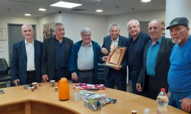 رئيس بلديّة الطيبة المحامي شعاع منصور يلتقي وفدًا واسعًا من "الاتحاد العام للكتاب الفلسطينيين – الكرمل 48"