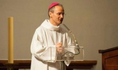 تبون يمنح الجنسية الجزائرية لأسقف الكنيسة الكاثوليكية في البلاد