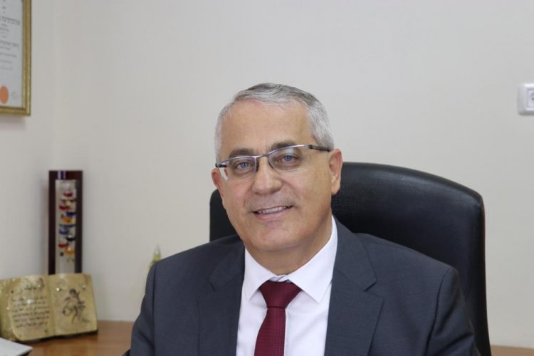 الدكتور نائل إلياس مدير المستشفى الفرنسي في الناصرة ينال درجة "بروفيسور" من جامعة بار إيلان