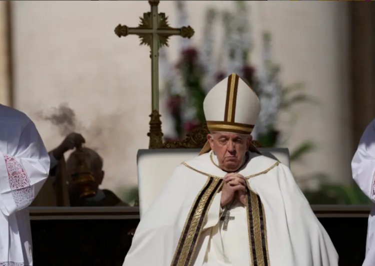 البابا فرنسيس في قداس عيد الفصح يعرب عن قلقه على مدينة القدس وأماكن التوتر في العالم