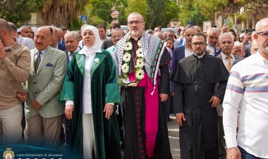 البطريرك اللاتيني بيتسابالا يقوم بزيارة رعوية لبلدة عابود التقى خلالها المسؤولين والمواطنين