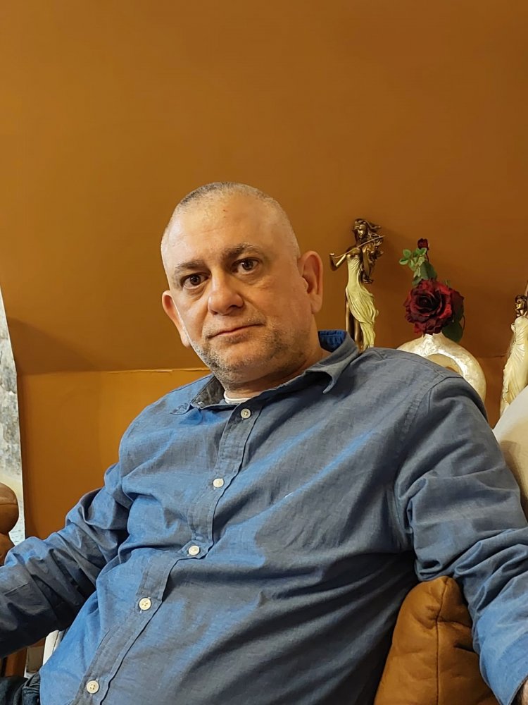 موقع "القيامة" يلتقي المحاضر في علم الاجرام والسموم الدكتور وليد حداد
