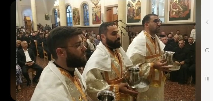المطران يوسف متى يرعى الاحتفال برسامة ثلاثة شمامسة رسائليين جدد