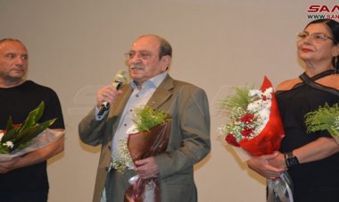 بدء العرض الجماهيري الأول لفيلم الحكيم بطولة دريد لحام في سوريا