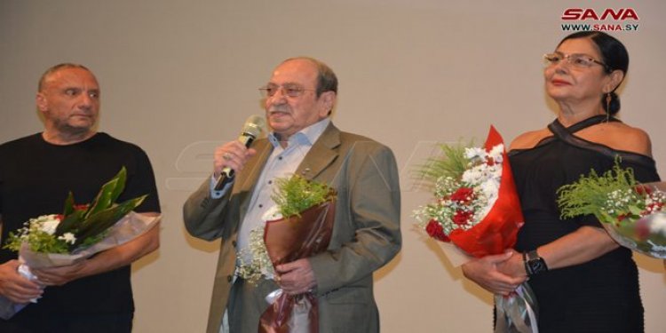 بدء العرض الجماهيري الأول لفيلم الحكيم بطولة دريد لحام في سوريا