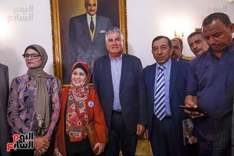مواطنون يتوافدون على ضريح الزعيم الراحل جمال عبد الناصر فى ذكرى ثورة 23 يوليو