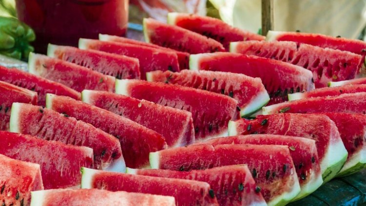 سبع  فوائد للبطيخ الأحمر تساهم في تعديل صحة الانسان