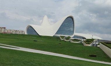 مركز حيدر علييف الثقافي في باكو آية من التصميم الهندسي الرفيع